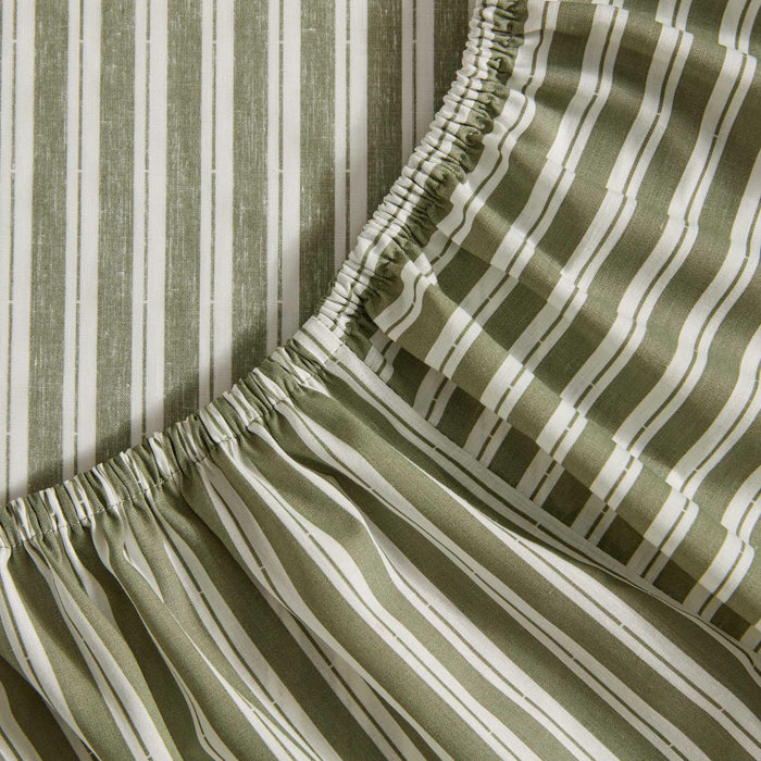 Eddie Bauer - Queen Size Sheet Set with Fitted Sheet & Pillowcases