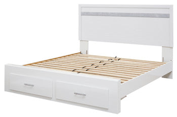 Jallory Contemporary Master Bedroom King Storage Footboard