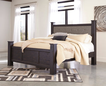 Reylow Casual Master Bedroom King Poster Footboard
