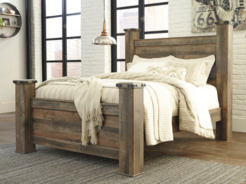 Trinell Casual Master Bedroom Queen Poster Footboard